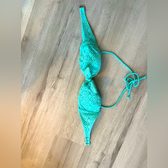 Victoria's Secret Other - Victoria Secret swim top